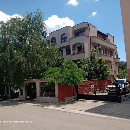 Dvete Brezi Otel Burgaz Dış mekan fotoğraf