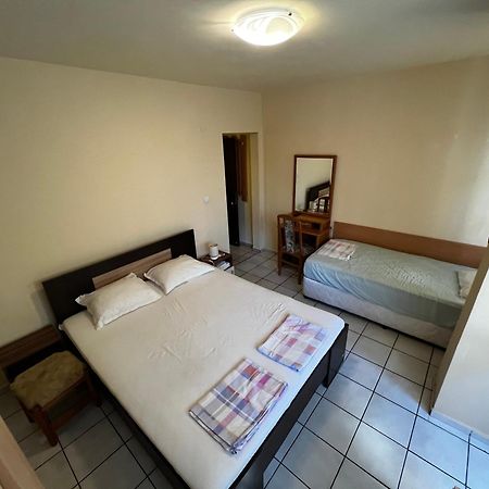 Dvete Brezi Otel Burgaz Dış mekan fotoğraf