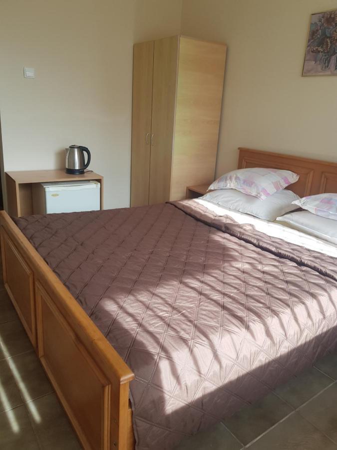 Dvete Brezi Otel Burgaz Dış mekan fotoğraf