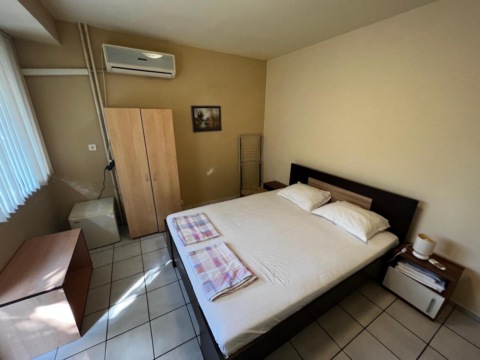 Dvete Brezi Otel Burgaz Dış mekan fotoğraf